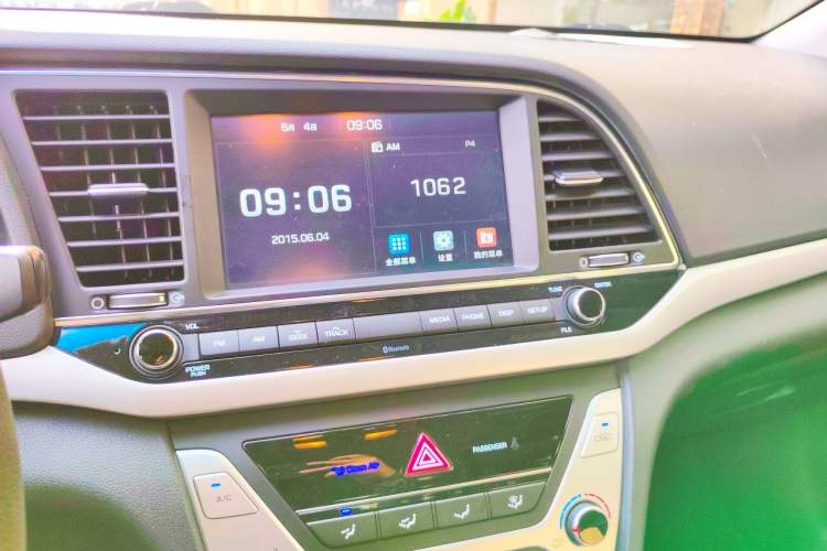 Used Hyundai Elantra (6th Generation / Lingdong) 2016 1.6L Automatic ZhiXuan – Elite Version Audio And AC Panel