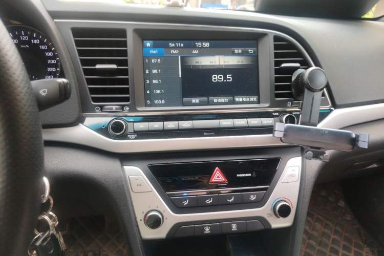 Used Hyundai Elantra (6th Generation / Lingdong) 2016 1.6L Automatic ZhiXuan – Elite Version Audio And AC Panel