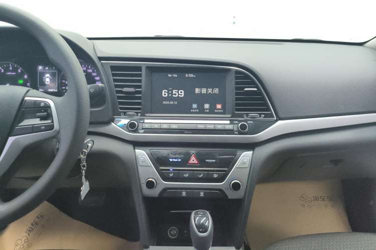 Used Hyundai Elantra (6th Generation / Lingdong) 2016 1.6L Automatic ZhiXuan – Elite Version Audio And AC Panel