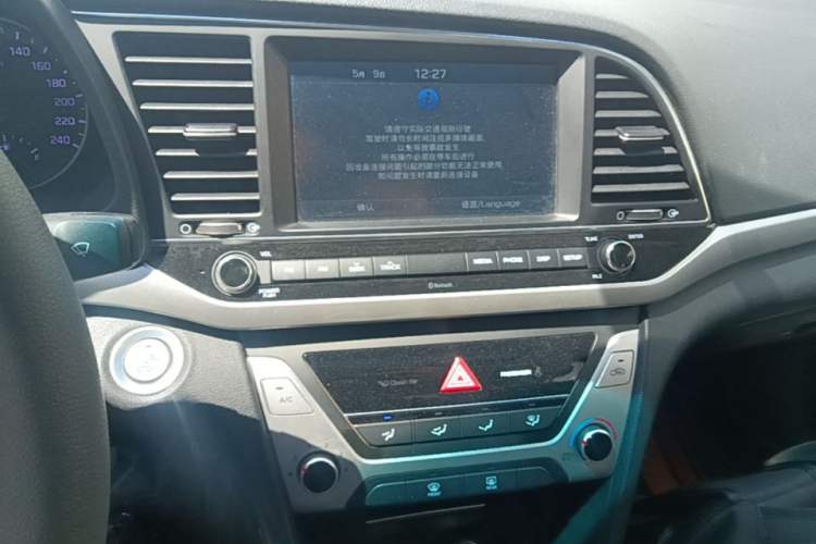 Used Hyundai Elantra (6th Generation / Lingdong) 2016 1.6L Automatic ZhiXuan – Elite Version Audio And AC Panel
