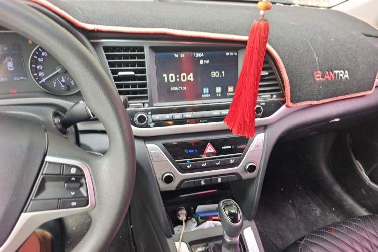 Used Hyundai Elantra (6th Generation / Lingdong) 2016 1.6L Automatic ZhiXuan – Elite Version Audio And AC Panel