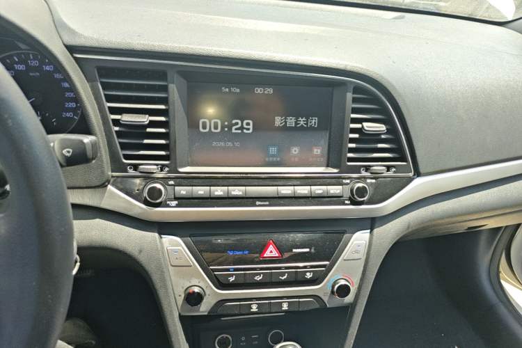 Used Hyundai Elantra (6th Generation / Lingdong) 2016 1.6L Automatic ZhiXuan – Elite Version Audio And AC Panel