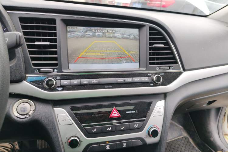 Used Hyundai Elantra (6th Generation / Lingdong) 2016 1.6L Automatic ZhiXuan – Elite Version Audio And AC Panel