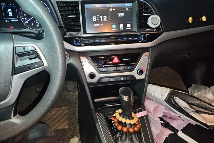 Used Hyundai Elantra (6th Generation / Lingdong) 2016 1.6L Automatic ZhiXuan – Elite Version Audio And AC Panel
