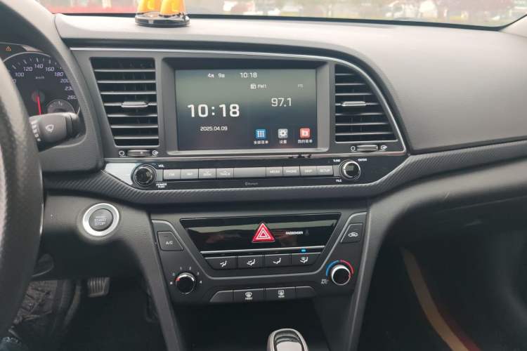 Used Hyundai Elantra (6th Generation / Lingdong) 2016 1.4T Dual-Clutch Xuan Dong · Dynamic Version Audio And AC Panel