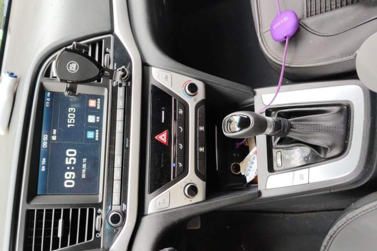 Used Hyundai Elantra (6th Generation / Lingdong) 2016 1.6L Automatic ZhiXuan – Elite Version Audio And AC Panel