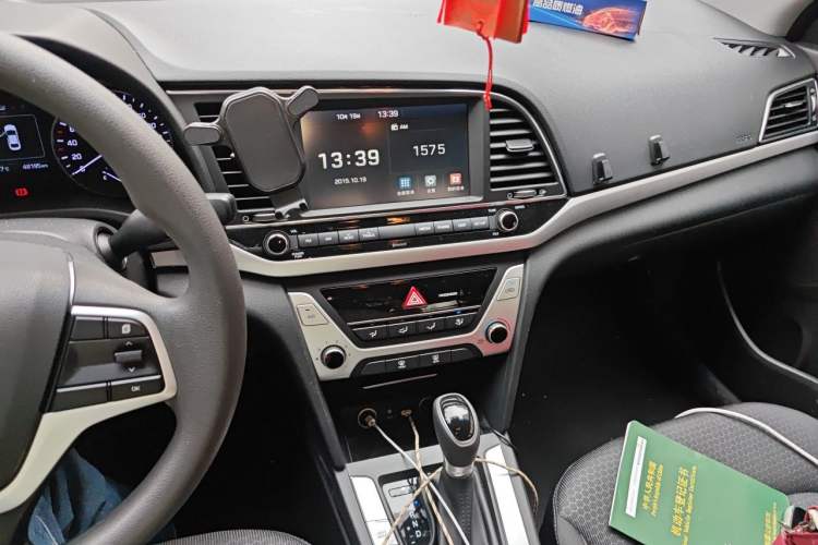 Used Hyundai Elantra (6th Generation / Lingdong) 2016 1.6L Automatic ZhiXuan – Elite Version Audio And AC Panel