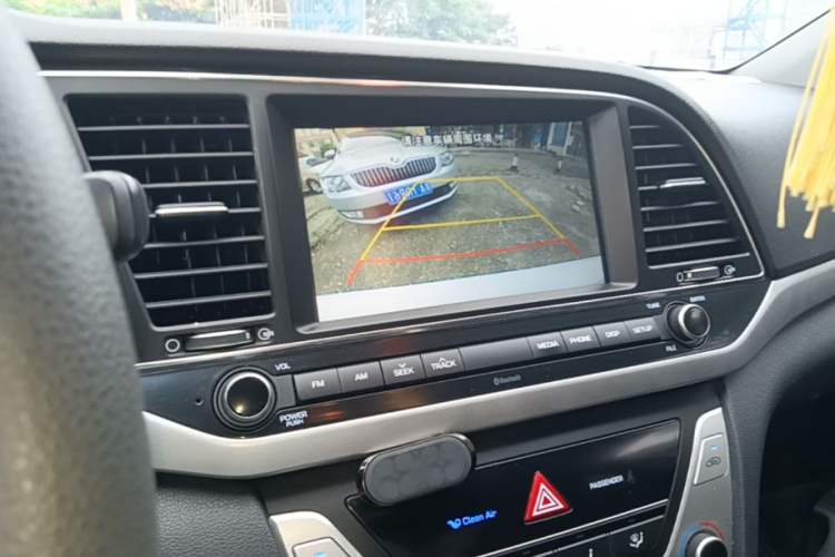 Used Hyundai Elantra (6th Generation / Lingdong) 2016 1.6L Automatic ZhiXuan – Elite Version Audio And AC Panel