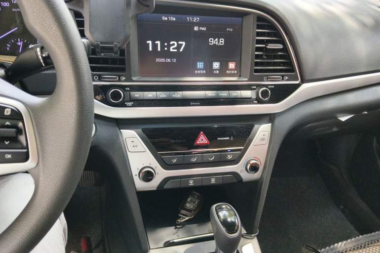 Used Hyundai Elantra (6th Generation / Lingdong) 2016 1.6L Automatic ZhiXuan – Elite Version Audio And AC Panel