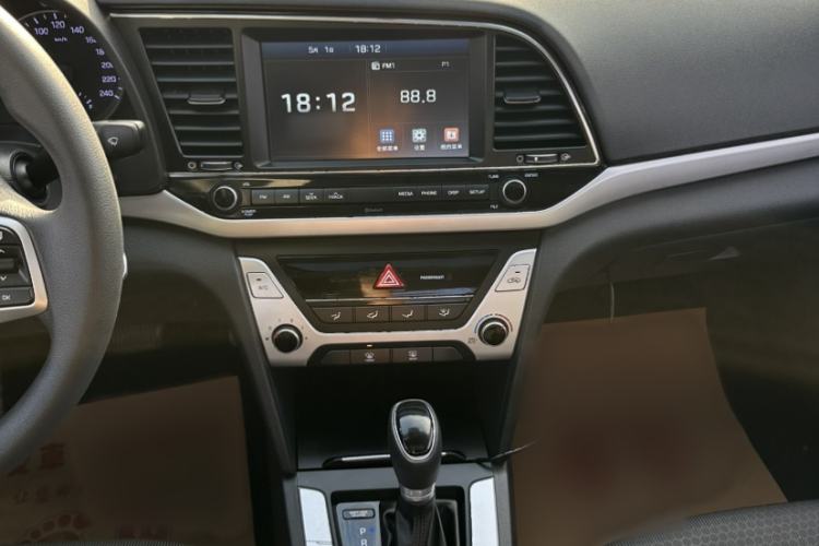 Used Hyundai Elantra (6th Generation / Lingdong) 2016 1.6L Automatic ZhiXuan – Elite Version Audio And AC Panel