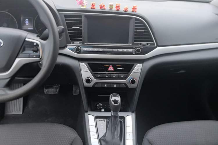 Used Hyundai Elantra (6th Generation / Lingdong) 2016 1.6L Automatic ZhiXuan – Elite Version Audio And AC Panel