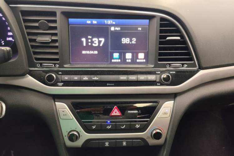 Used Hyundai Elantra (6th Generation / Lingdong) 2016 1.6L Automatic ZhiXuan – Elite Version Audio And AC Panel