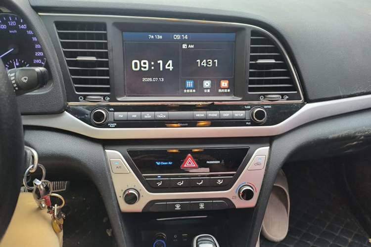 Used Hyundai Elantra (6th Generation / Lingdong) 2016 1.6L Automatic ZhiXuan – Elite Version Audio And AC Panel