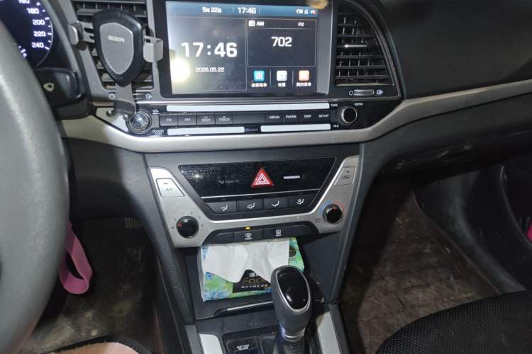 Used Hyundai Elantra (6th Generation / Lingdong) 2016 1.6L Automatic ZhiXuan – Elite Version Audio And AC Panel