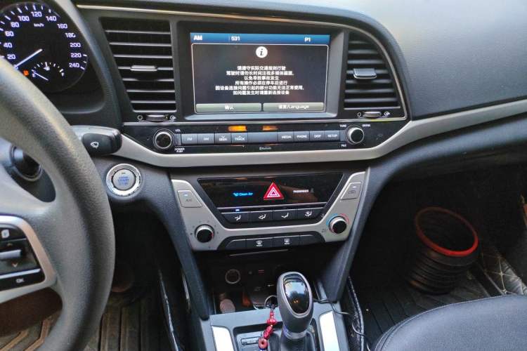 Used Hyundai Elantra (6th Generation / Lingdong) 2016 1.6L Automatic ZhiXuan – Elite Version Audio And AC Panel