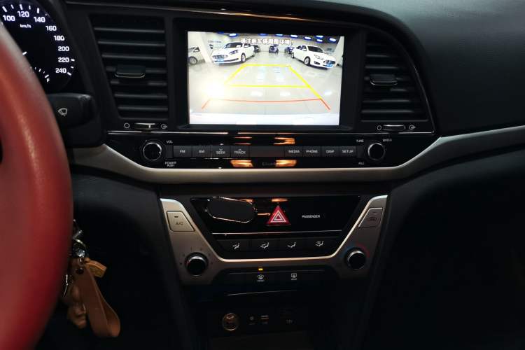 Used Hyundai Elantra (6th Generation / Lingdong) 2016 1.6L Automatic ZhiXuan – Elite Version Audio And AC Panel