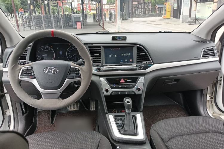 Used Hyundai Elantra (6th Generation / Lingdong) 2016 1.6L Automatic ZhiXuan – Elite Version Center Console