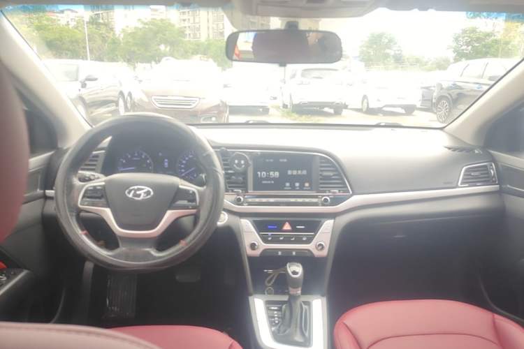Used Hyundai Elantra (6th Generation / Lingdong) 2016 1.6L Automatic ZhiXuan – Elite Version Center Console