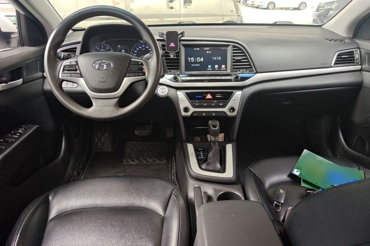 Used Hyundai Elantra (6th Generation / Lingdong) 2016 1.6L Automatic ZhiXuan – Elite Version Center Console