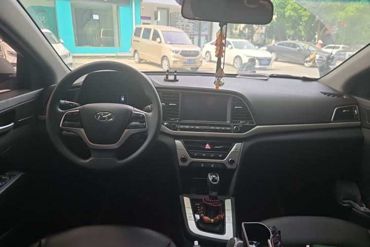 Used Hyundai Elantra (6th Generation / Lingdong) 2016 1.6L Automatic ZhiXuan – Elite Version Center Console
