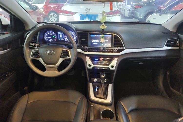 Used Hyundai Elantra (6th Generation / Lingdong) 2016 1.6L Automatic ZhiXuan – Elite Version Center Console