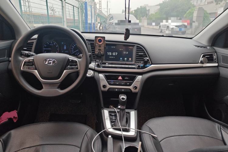Used Hyundai Elantra (6th Generation / Lingdong) 2016 1.6L Automatic ZhiXuan – Elite Version Center Console