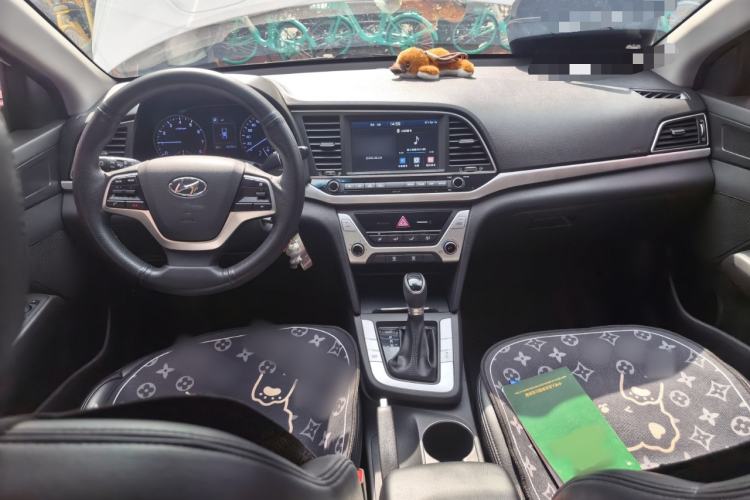 Used Hyundai Elantra (6th Generation / Lingdong) 2016 1.6L Automatic ZhiXuan – Elite Version Center Console