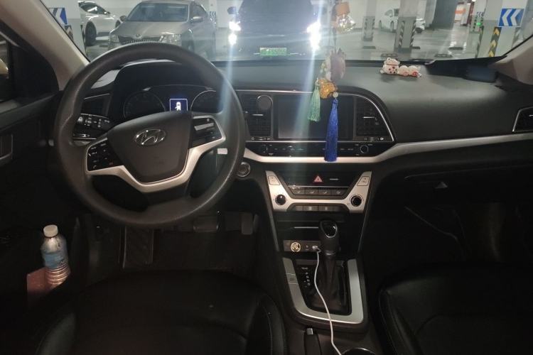 Used Hyundai Elantra (6th Generation / Lingdong) 2016 1.6L Automatic ZhiXuan – Elite Version Center Console