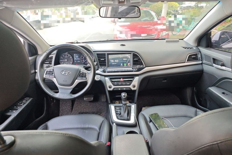 Used Hyundai Elantra (6th Generation / Lingdong) 2016 1.6L Automatic ZhiXuan · Luxury Version Center Console