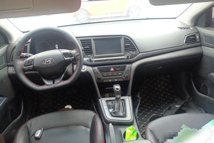 Used Hyundai Elantra (6th Generation / Lingdong) 2016 1.4T Dual-Clutch Xuan Dong · Dynamic Version Center Console