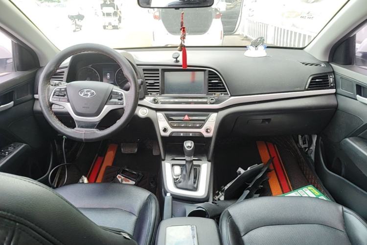 Used Hyundai Elantra (6th Generation / Lingdong) 2016 1.6L Automatic ZhiXuan – Elite Version Center Console