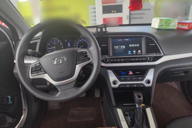 Used Hyundai Elantra (6th Generation / Lingdong) 2016 1.6L Automatic ZhiXuan – Elite Version Center Console