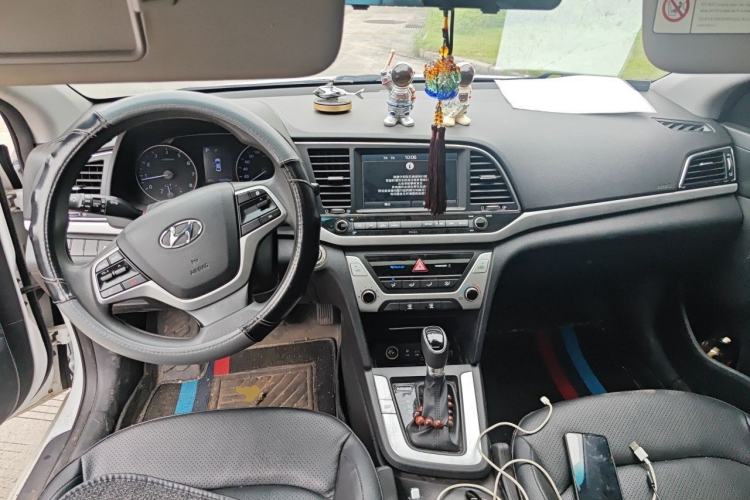 Used Hyundai Elantra (6th Generation / Lingdong) 2016 1.6L Automatic ZhiXuan – Elite Version Center Console