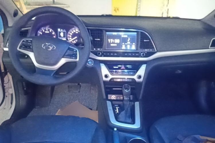 Used Hyundai Elantra (6th Generation / Lingdong) 2016 1.6L Automatic ZhiXuan – Elite Version Center Console