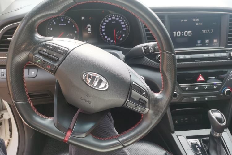 Used Hyundai Elantra (6th Generation / Lingdong) 2016 1.4T Dual-Clutch Xuan Dong · Dynamic Version Center Console