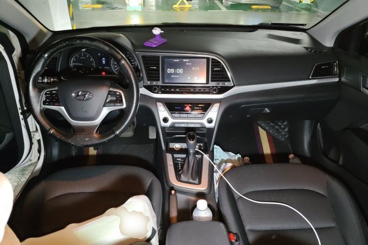 Used Hyundai Elantra (6th Generation / Lingdong) 2016 1.6L Automatic ZhiXuan – Elite Version Center Console