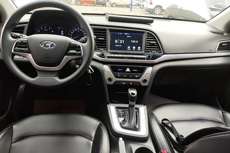 Used Hyundai Elantra (6th Generation / Lingdong) 2016 1.6L Automatic ZhiXuan – Elite Version Center Console