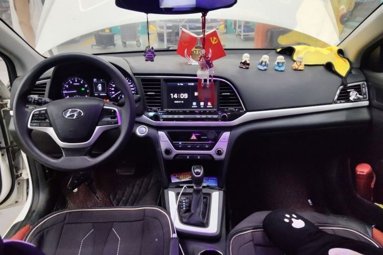Used Hyundai Elantra (6th Generation / Lingdong) 2016 1.6L Automatic ZhiXuan – Elite Version Center Console