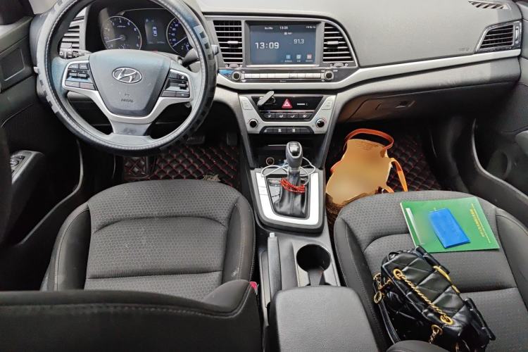 Used Hyundai Elantra (6th Generation / Lingdong) 2016 1.6L Automatic ZhiXuan – Elite Version Center Console