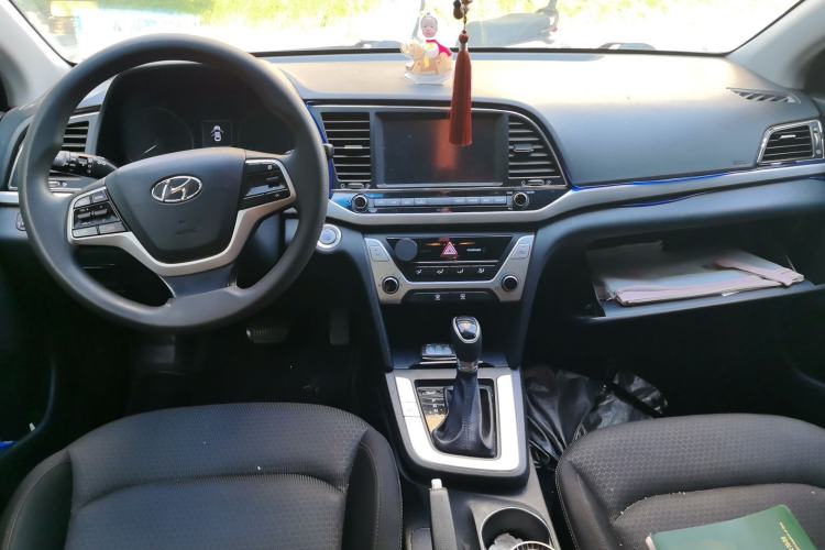 Used Hyundai Elantra (6th Generation / Lingdong) 2016 1.6L Automatic ZhiXuan – Elite Version Center Console