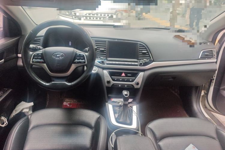 Used Hyundai Elantra (6th Generation / Lingdong) 2016 1.6L Automatic ZhiXuan · Luxury Version Center Console