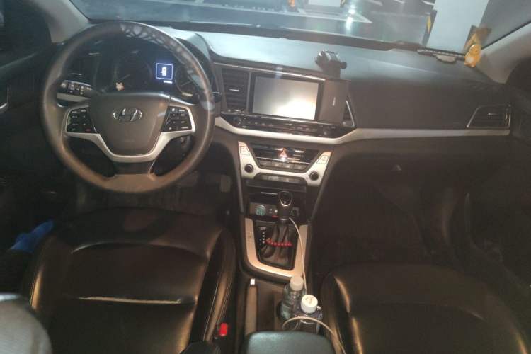 Used Hyundai Elantra (6th Generation / Lingdong) 2016 1.6L Automatic ZhiXuan – Elite Version Center Console