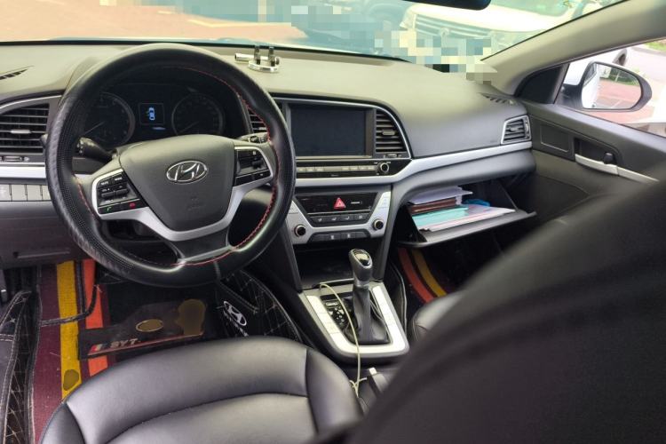 Used Hyundai Elantra (6th Generation / Lingdong) 2016 1.6L Automatic ZhiXuan – Elite Version Center Console