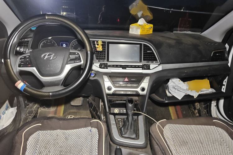 Used Hyundai Elantra (6th Generation / Lingdong) 2016 1.6L Automatic ZhiXuan – Elite Version Center Console
