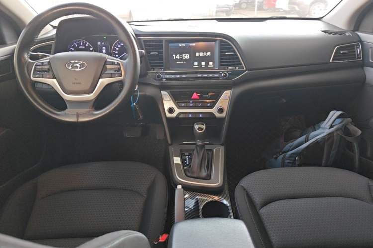 Used Hyundai Elantra (6th Generation / Lingdong) 2016 1.6L Automatic ZhiXuan – Elite Version Center Console