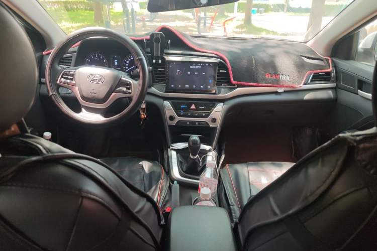 Used Hyundai Elantra (6th Generation / Lingdong) 2016 1.6L Manual ZhiXuan · Dynamic Model Center Console