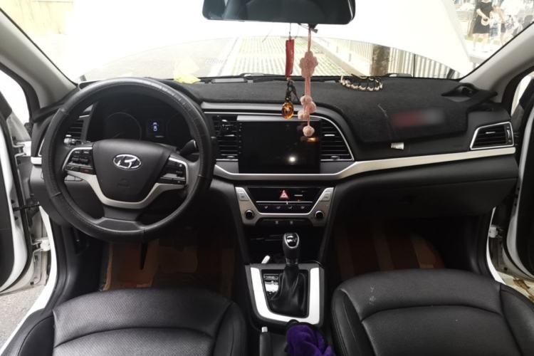 Used Hyundai Elantra (6th Generation / Lingdong) 2016 1.6L Automatic ZhiXuan – Elite Version Center Console