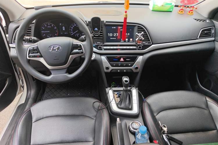 Used Hyundai Elantra (6th Generation / Lingdong) 2016 1.6L Automatic ZhiXuan – Elite Version Center Console