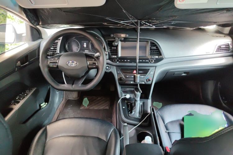 Used Hyundai Elantra (6th Generation / Lingdong) 2016 1.4T Dual-Clutch Xuan Dong · Dynamic Version Center Console