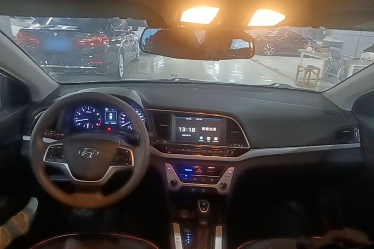 Used Hyundai Elantra (6th Generation / Lingdong) 2016 1.6L Automatic ZhiXuan – Elite Version Center Console